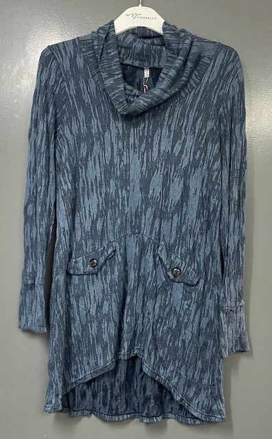 Soy Skivvy neck tunic with pockets