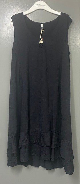 Sleeveless keyhole dress