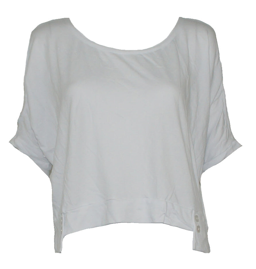 Keyhole top with button detail
